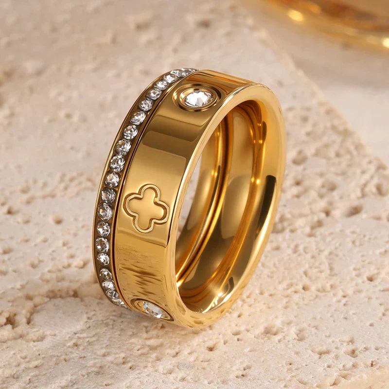 Shining Clover & Crystal Ring